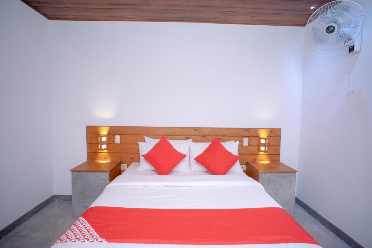 Pineview Hotel Унаватуна Екстериор снимка